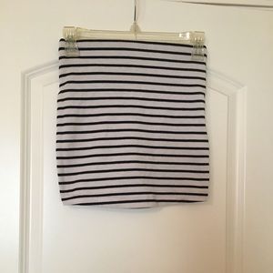 BCBG Eneration mini skirt